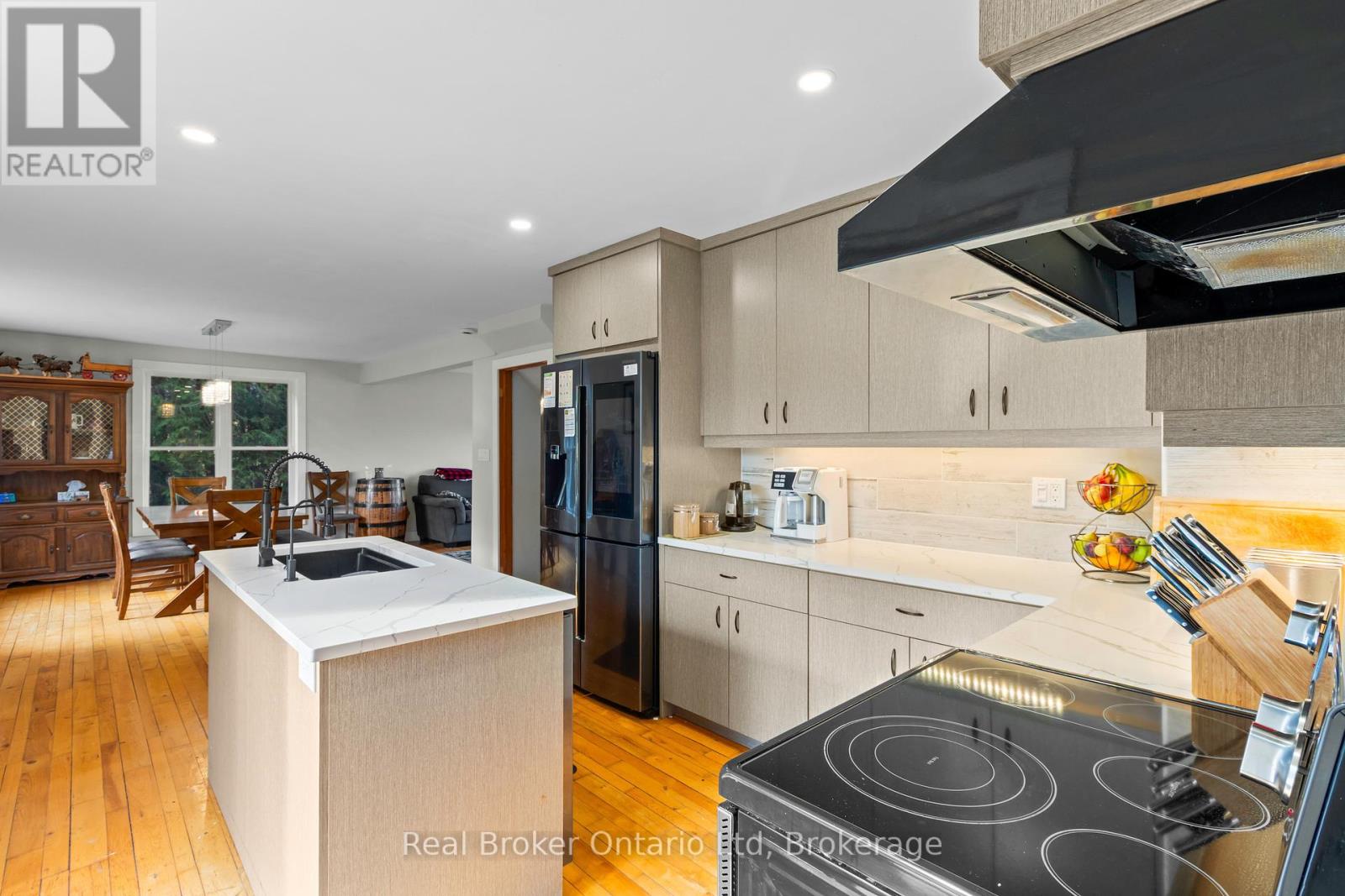 362120 Concession 16, Georgian Bluffs, Ontario N0H 1P0 - Photo 15 - X12554738