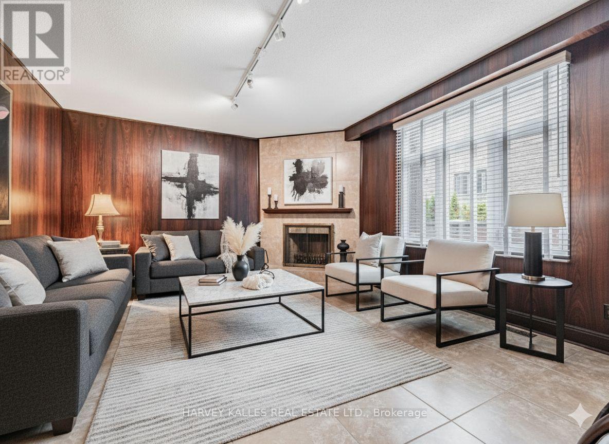 92 Prue Avenue, Toronto, Ontario  M6B 1R5 - Photo 16 - C12544516