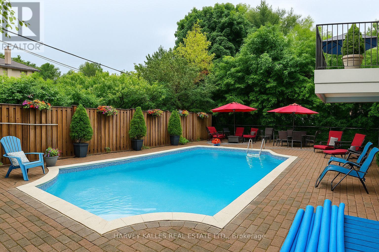 92 Prue Avenue, Toronto, Ontario  M6B 1R5 - Photo 39 - C12544516