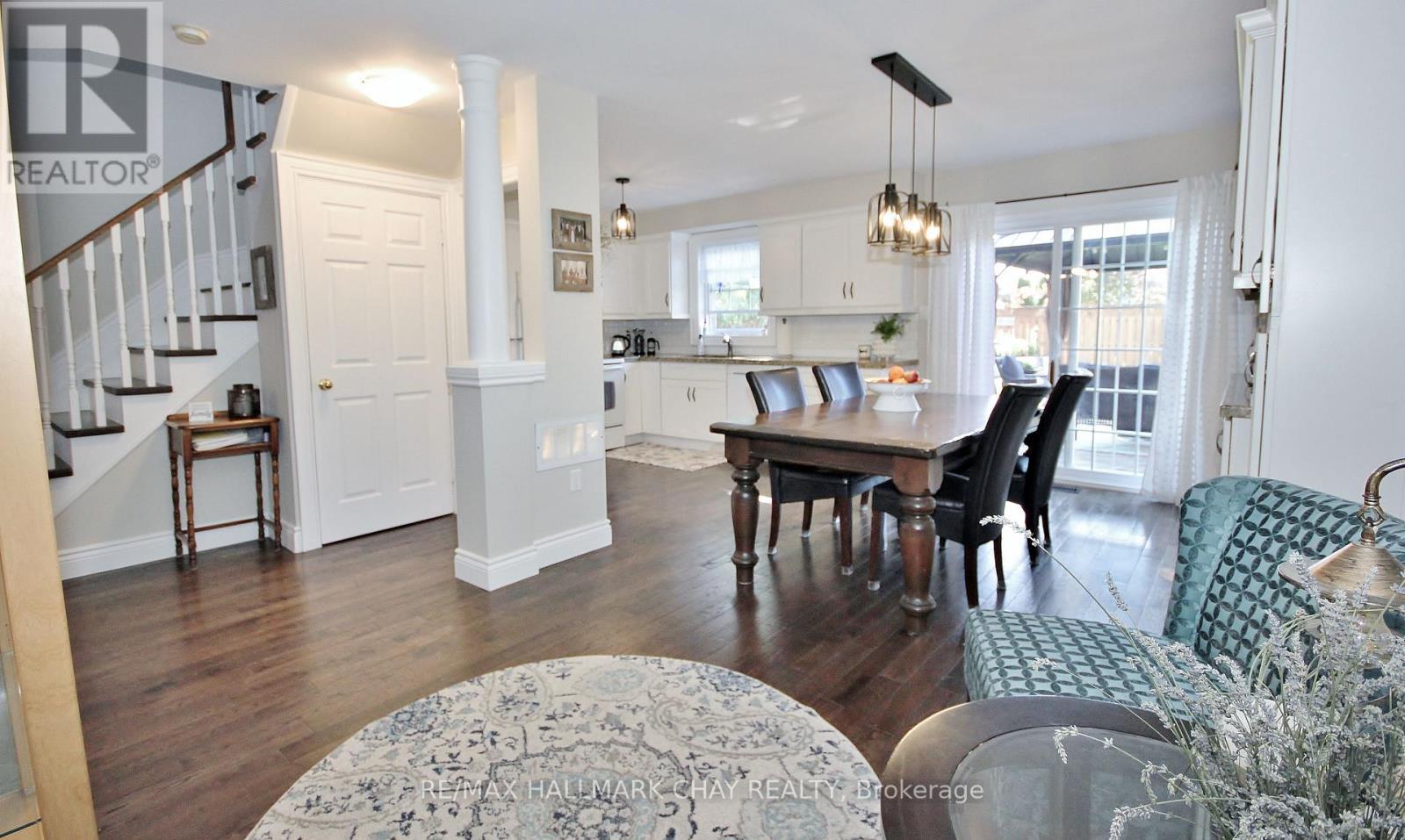 1084 Winnifred Court, Innisfil, Ontario  L9S 2B3 - Photo 7 - N12415097