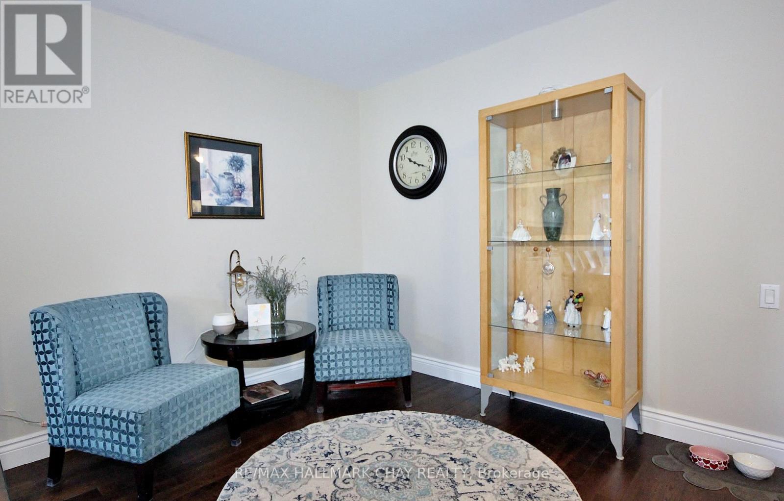 1084 Winnifred Court, Innisfil, Ontario  L9S 2B3 - Photo 13 - N12415097