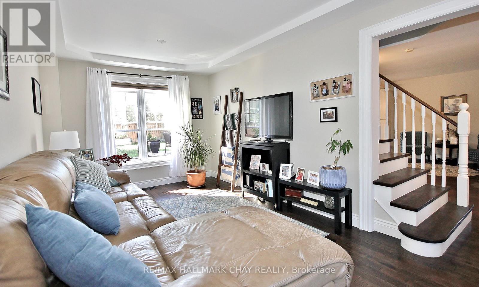 1084 Winnifred Court, Innisfil, Ontario  L9S 2B3 - Photo 16 - N12415097