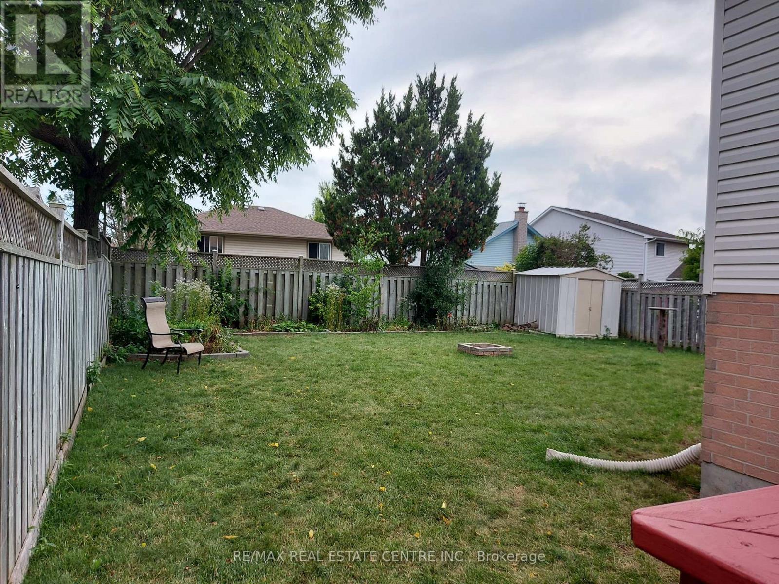 31 Josselyn Drive, London South, Ontario N6E 3V7 - Photo 3 - X12553054