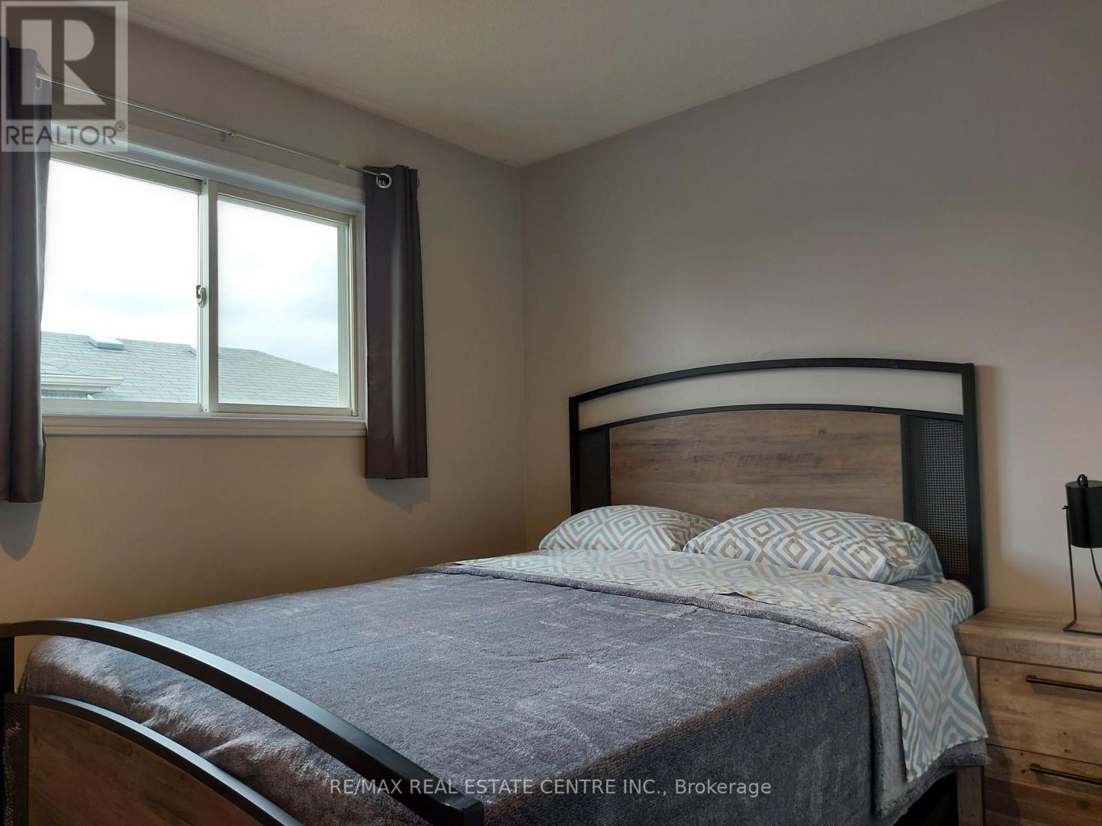 31 Josselyn Drive, London South, Ontario N6E 3V7 - Photo 15 - X12553054