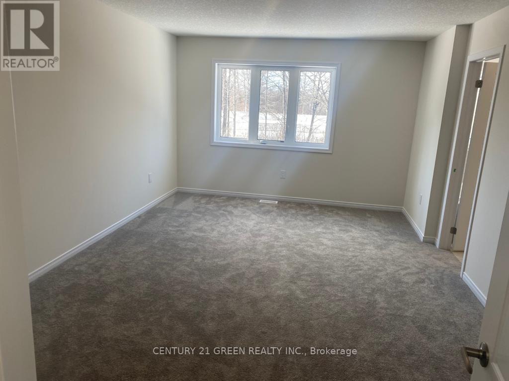 120 Esther Crescent, Thorold, Ontario L3B 0G6 - Photo 5 - X12555204