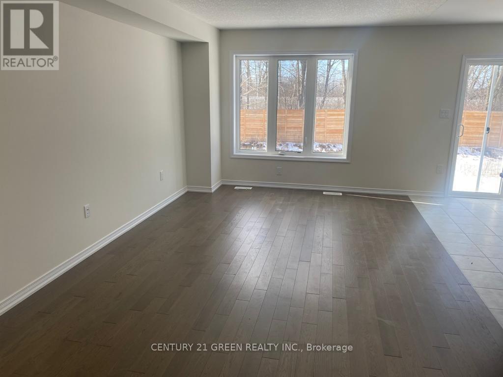 120 Esther Crescent, Thorold, Ontario L3B 0G6 - Photo 6 - X12555204