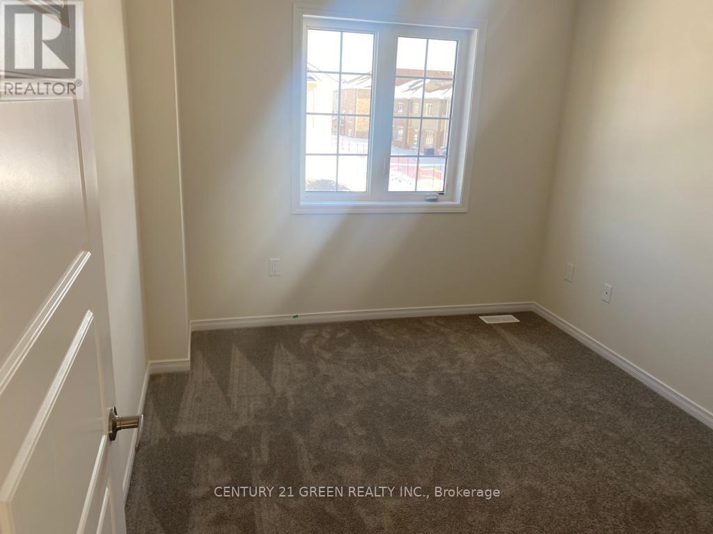 120 Esther Crescent, Thorold, Ontario L3B 0G6 - Photo 13 - X12555204