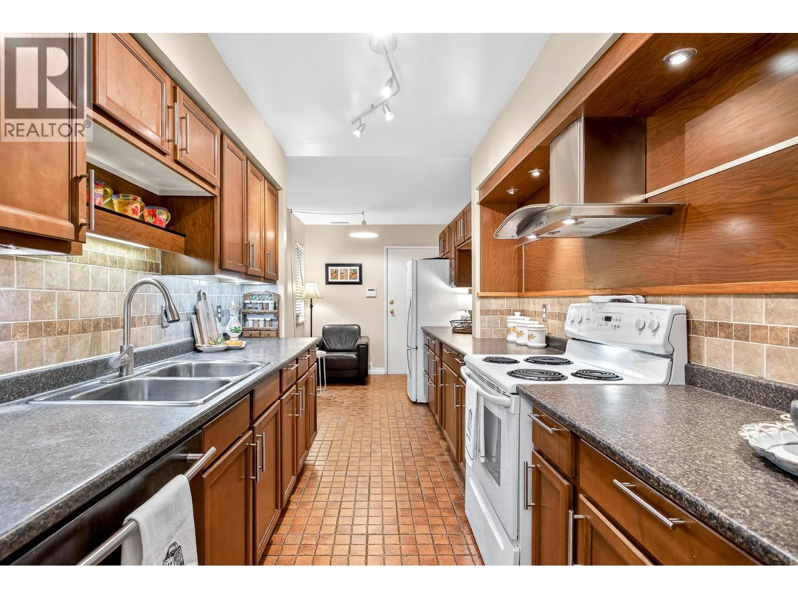 19 1200 Brunette Avenue, Coquitlam, British Columbia  V3K 1G3 - Photo 18 - R3068375