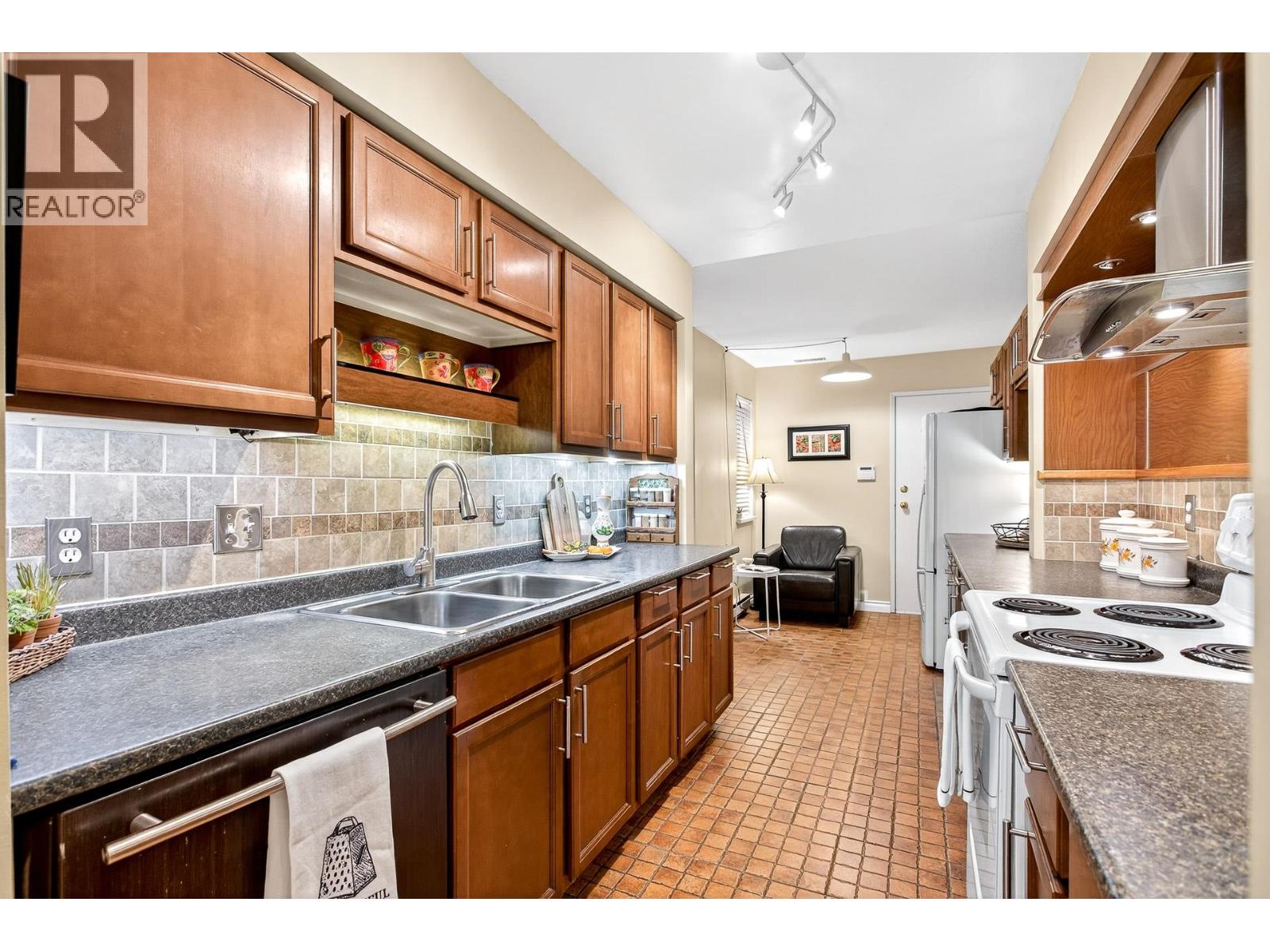 19 1200 Brunette Avenue, Coquitlam, British Columbia  V3K 1G3 - Photo 19 - R3068375