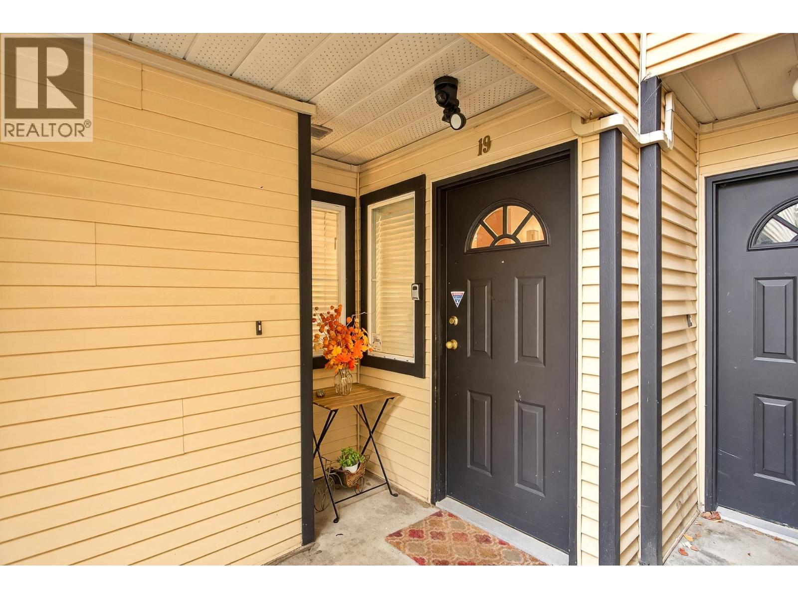 19 1200 Brunette Avenue, Coquitlam, British Columbia  V3K 1G3 - Photo 3 - R3068375