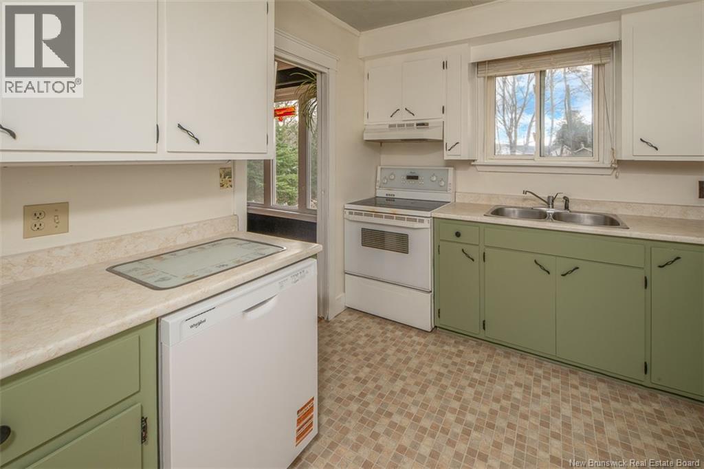 16 Coronation Court, Fredericton, New Brunswick  E3A 4K4 - Photo 10 - NB130100