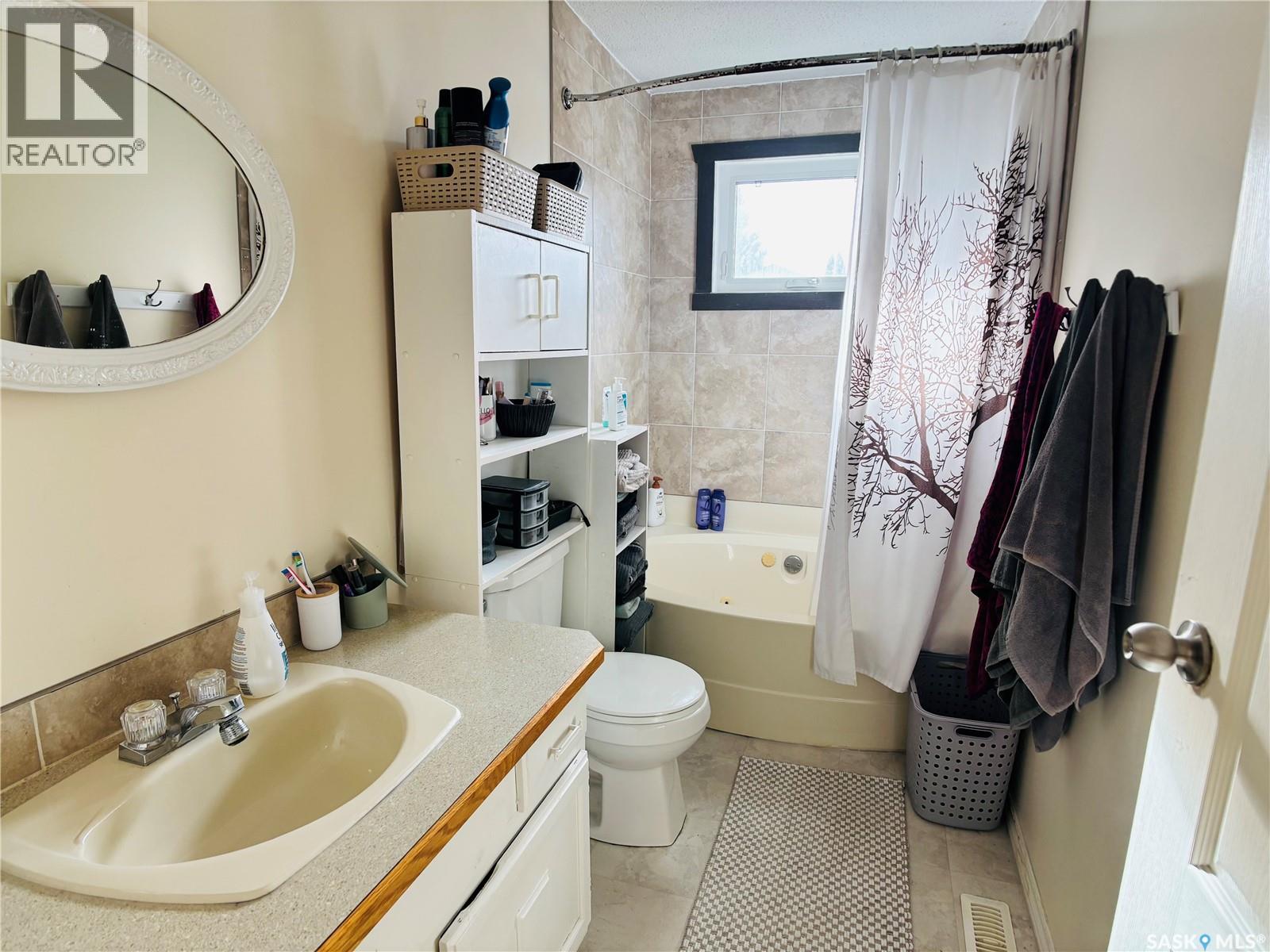 530 First Street, Estevan, Saskatchewan  S4A 0E8 - Photo 18 - SK024126