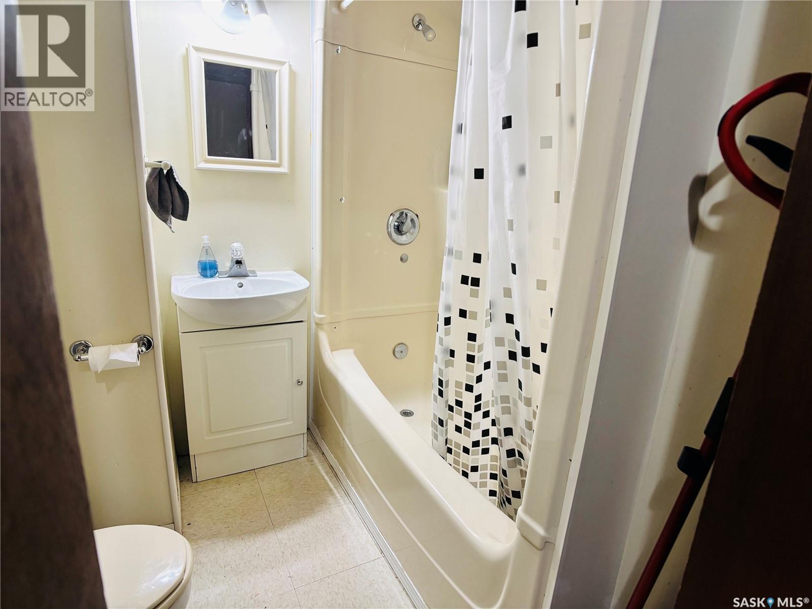 530 First Street, Estevan, Saskatchewan  S4A 0E8 - Photo 26 - SK024126