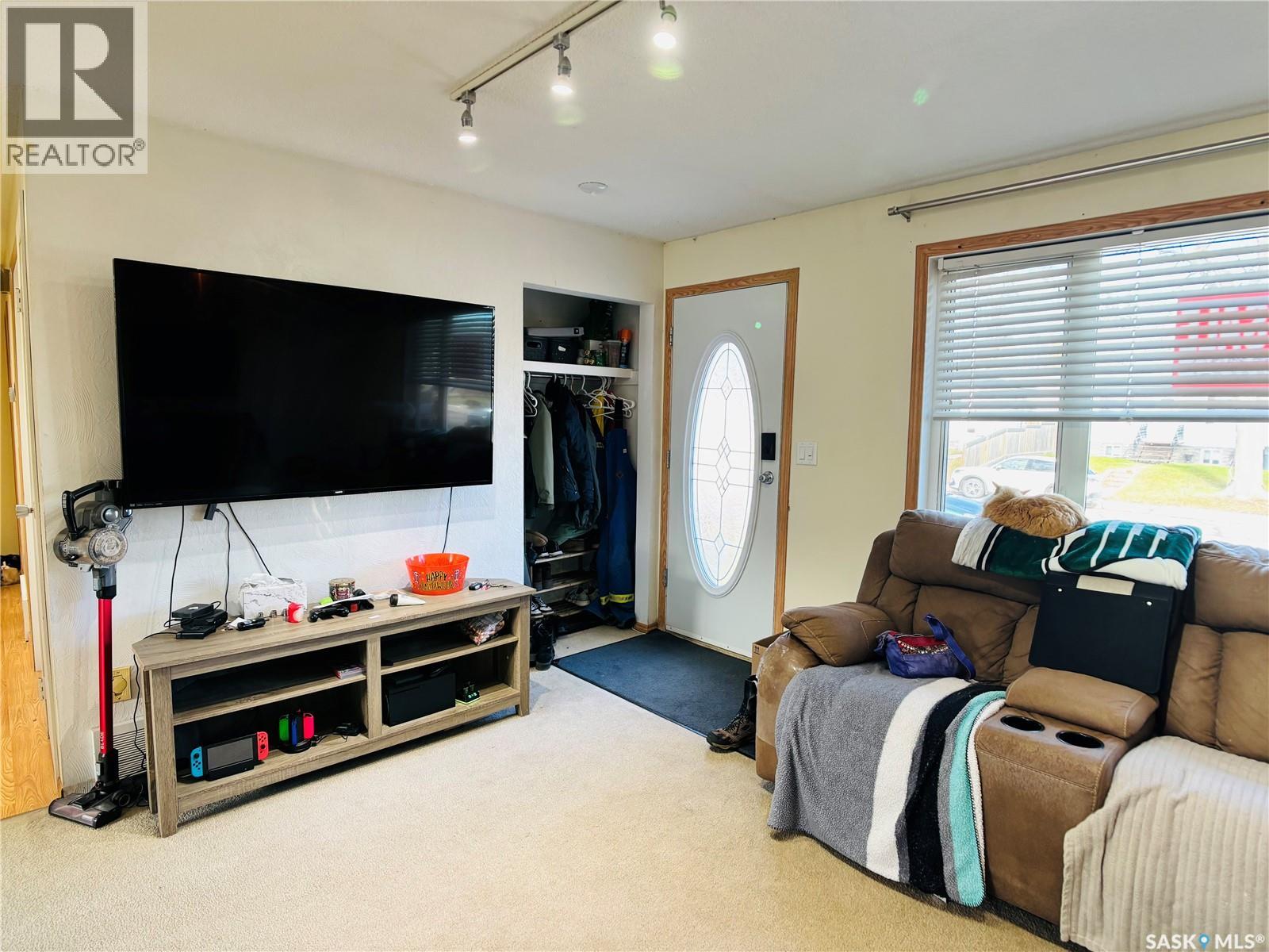 530 First Street, Estevan, Saskatchewan  S4A 0E8 - Photo 3 - SK024126