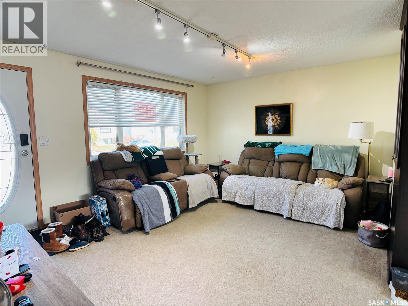 530 First Street, Estevan, Saskatchewan  S4A 0E8 - Photo 4 - SK024126