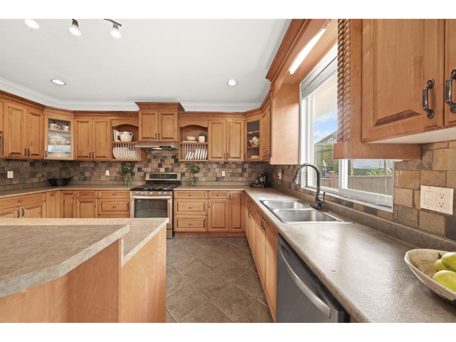 6353 166 Street, Surrey, British Columbia  V3S 0W2 - Photo 12 - R3068435