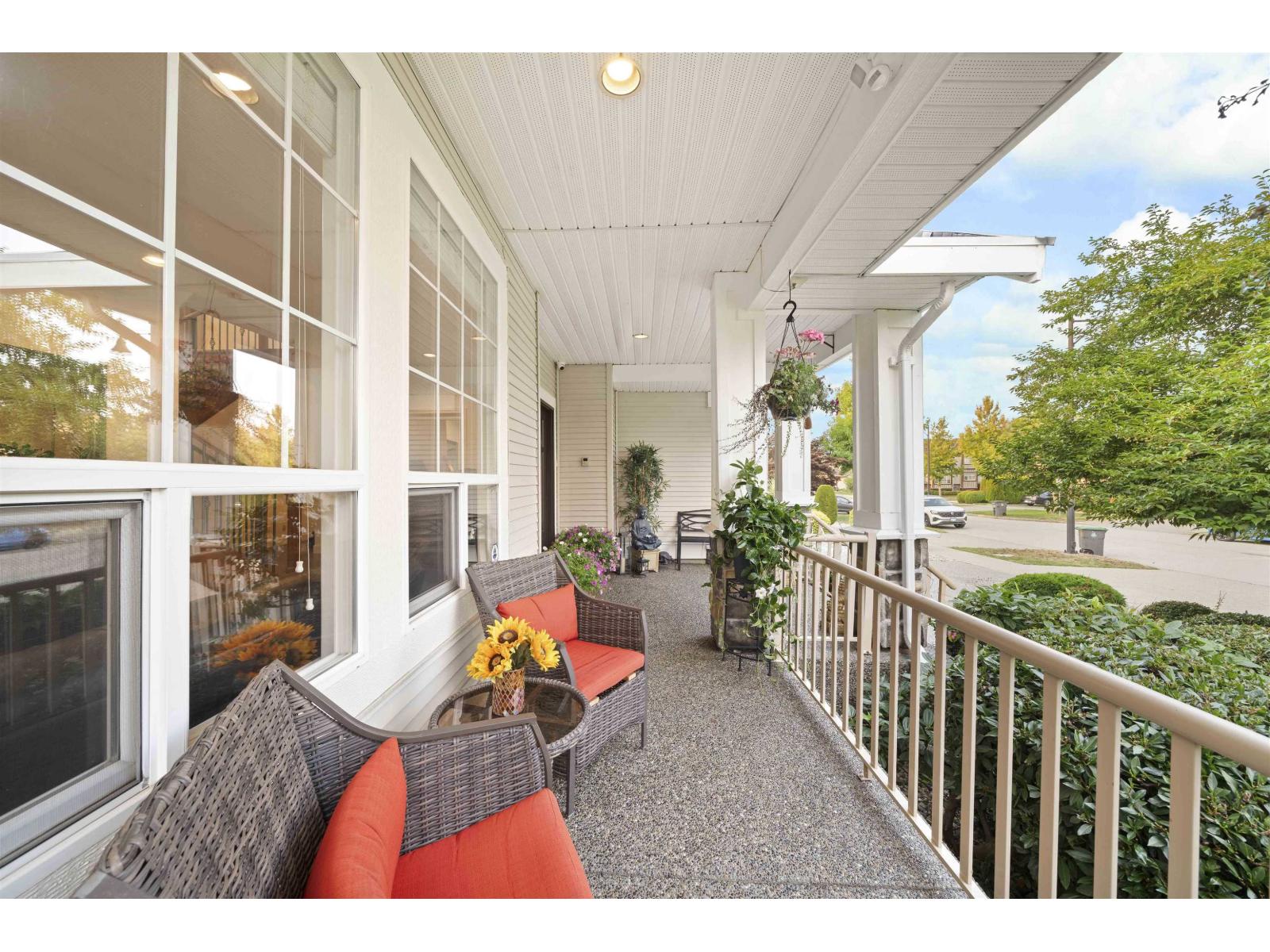 6353 166 Street, Surrey, British Columbia  V3S 0W2 - Photo 4 - R3068435