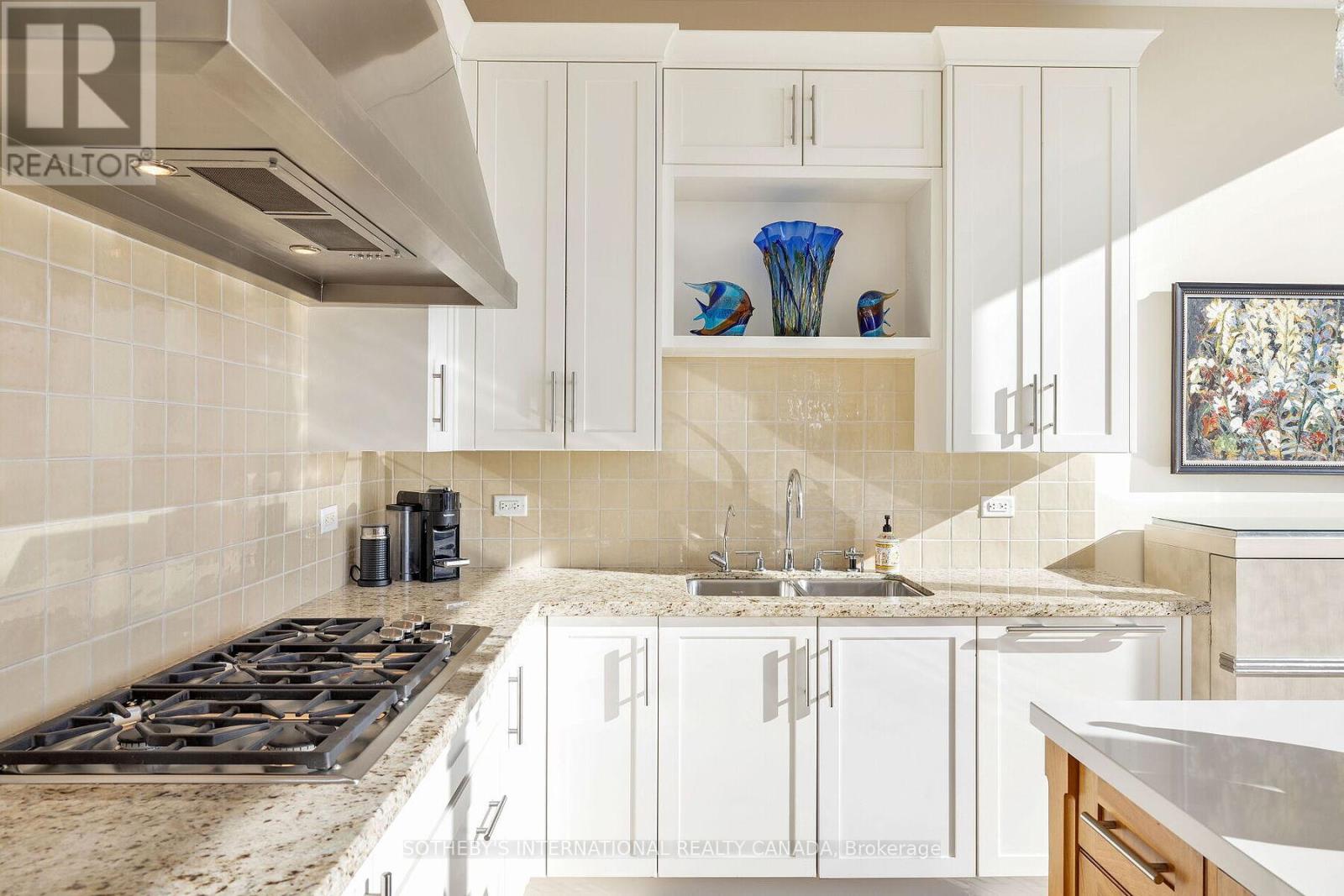 2506 - 183 Wellington Street W, Toronto, Ontario M5V 0A1 - Photo 18 - C12556032