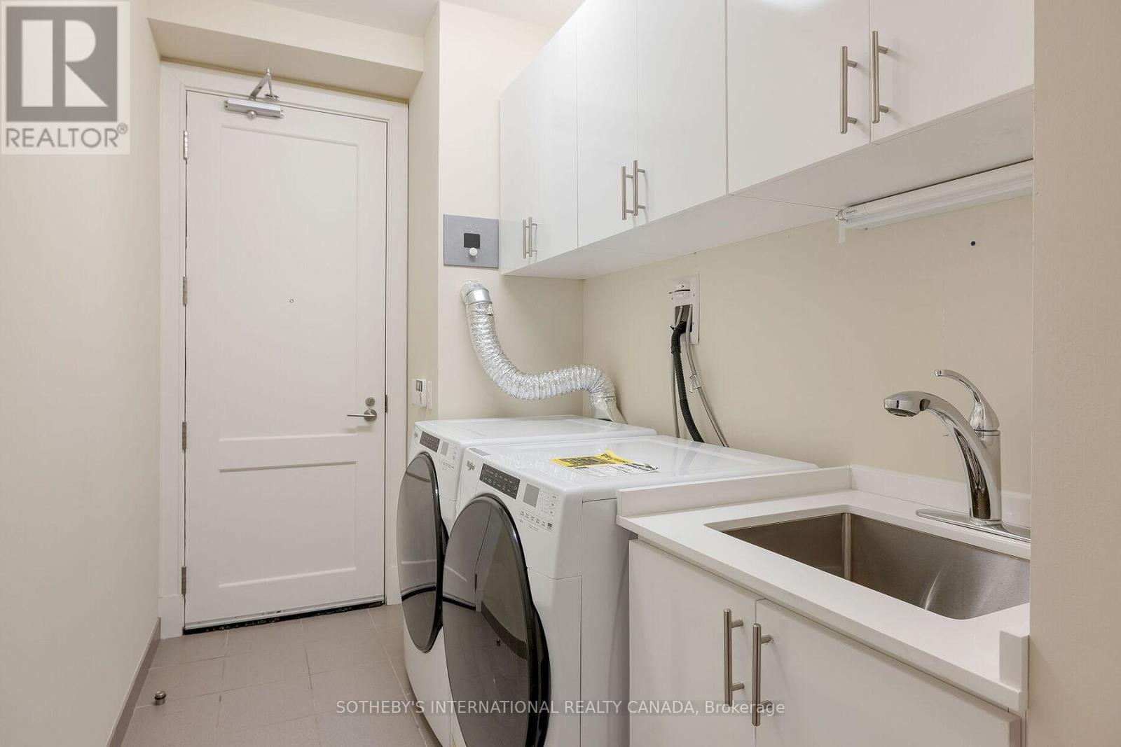 2506 - 183 Wellington Street W, Toronto, Ontario M5V 0A1 - Photo 31 - C12556032