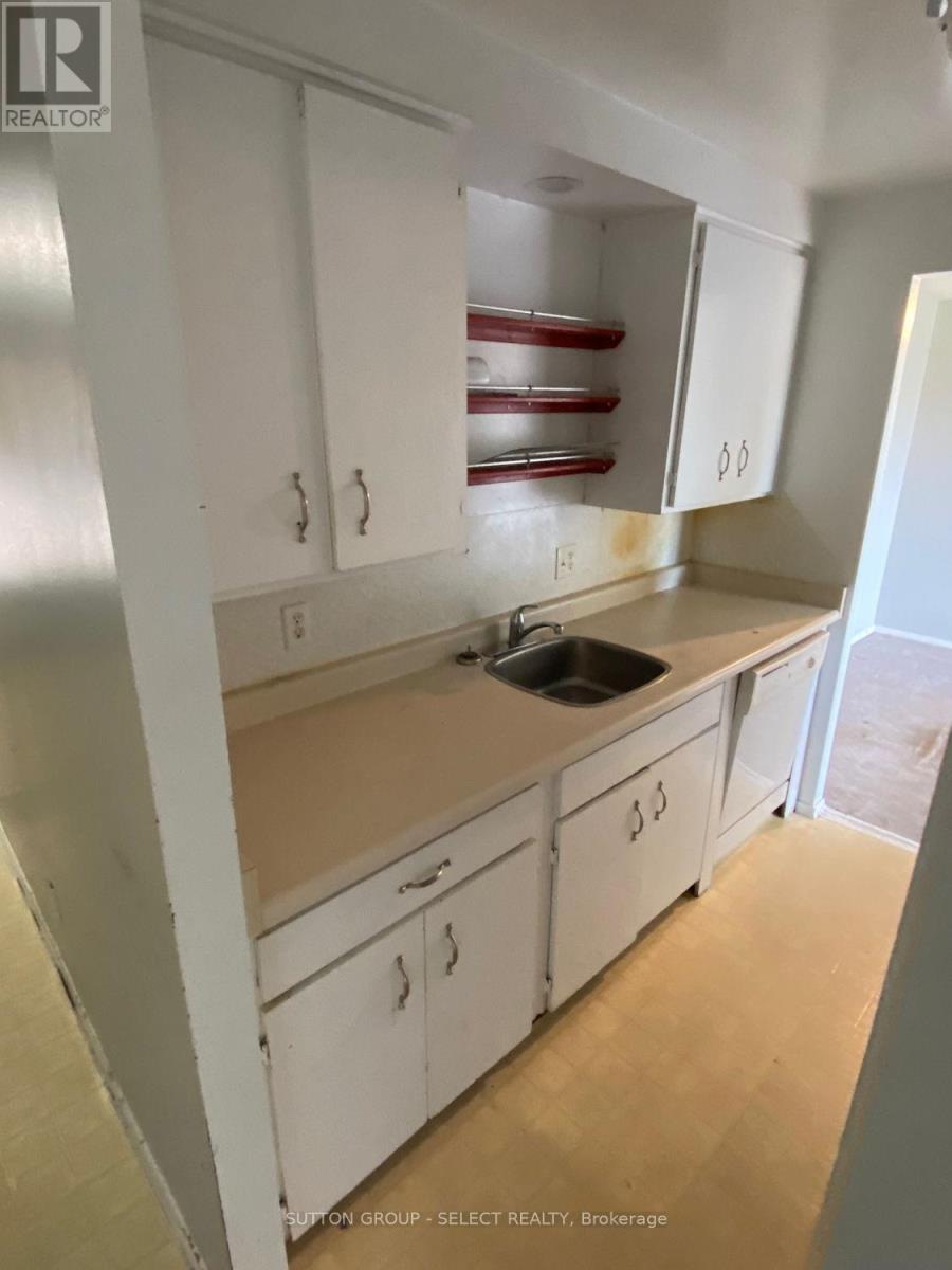 46 - 700 Paisley Road, Guelph, Ontario N1K 1A3 - Photo 5 - X12389280