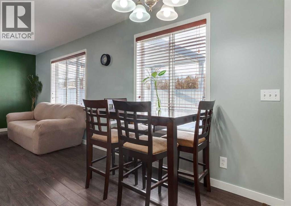 37 Cimarron Meadows Bay, Okotoks, Alberta  T1S 2E4 - Photo 11 - A2271076