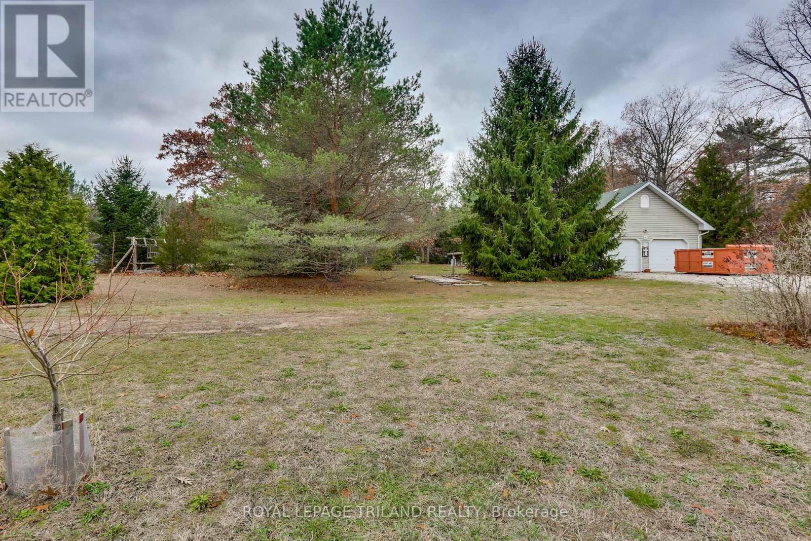 9909 Northville Crescent, Lambton Shores, Ontario  N0M 2N0 - Photo 32 - X12556264