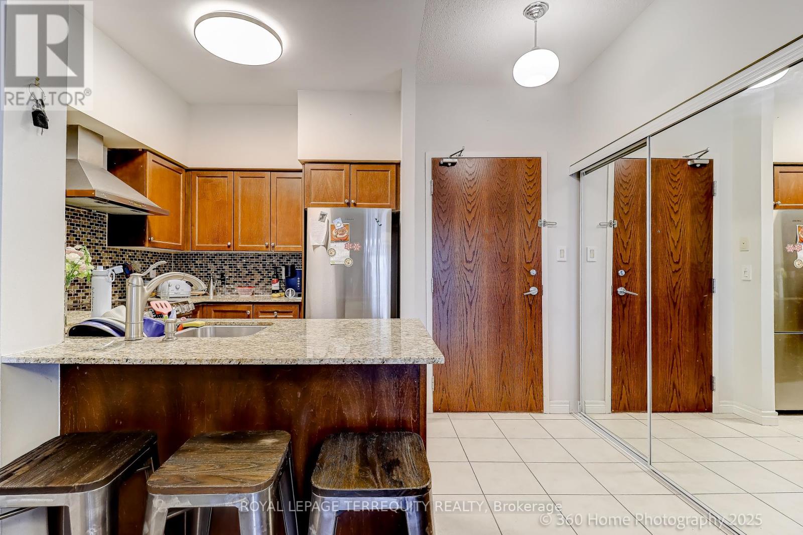 802-Furn - 2772 Keele Street, Toronto, Ontario  M3M 0A3 - Photo 10 - W12555812