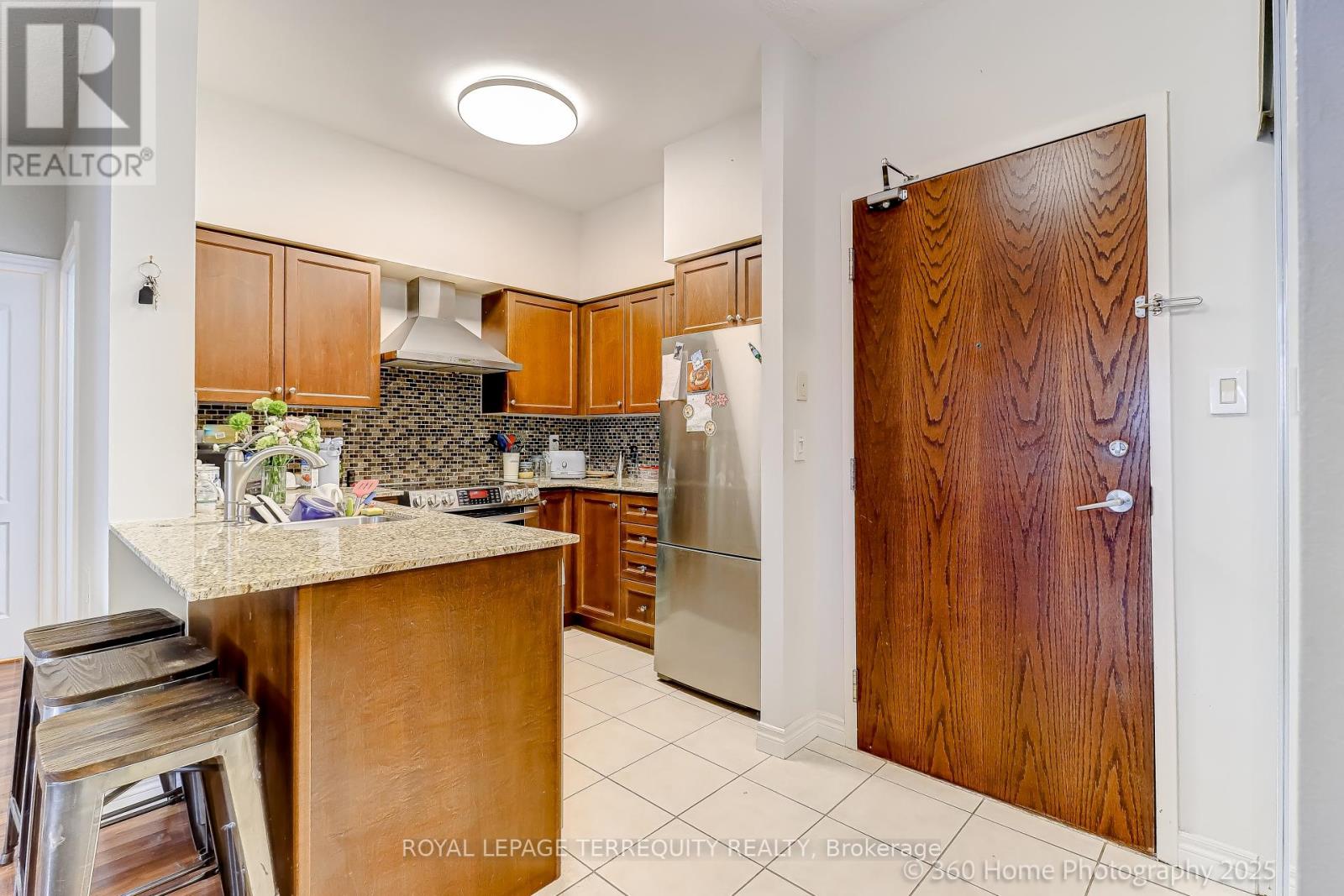 802-Furn - 2772 Keele Street, Toronto, Ontario  M3M 0A3 - Photo 9 - W12555812