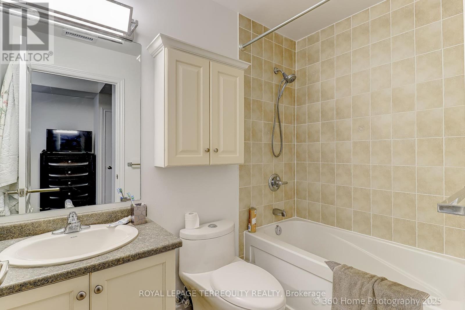 802-Furn - 2772 Keele Street, Toronto, Ontario  M3M 0A3 - Photo 17 - W12555812