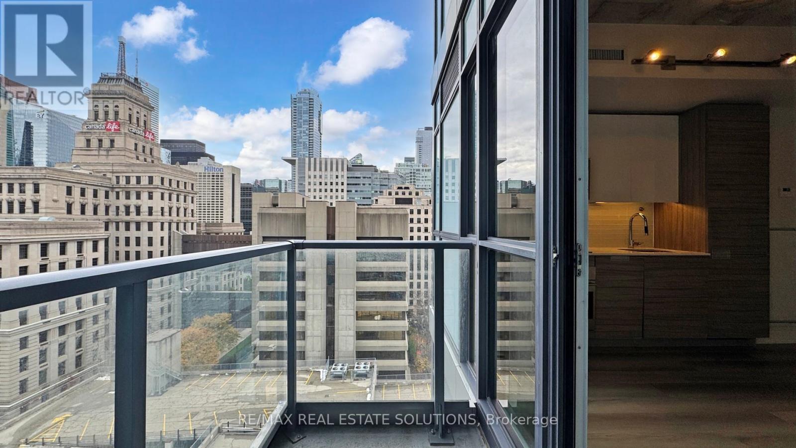 1303 - 210 Simcoe Street, Toronto, Ontario  M5T 0A9 - Photo 15 - C12556156