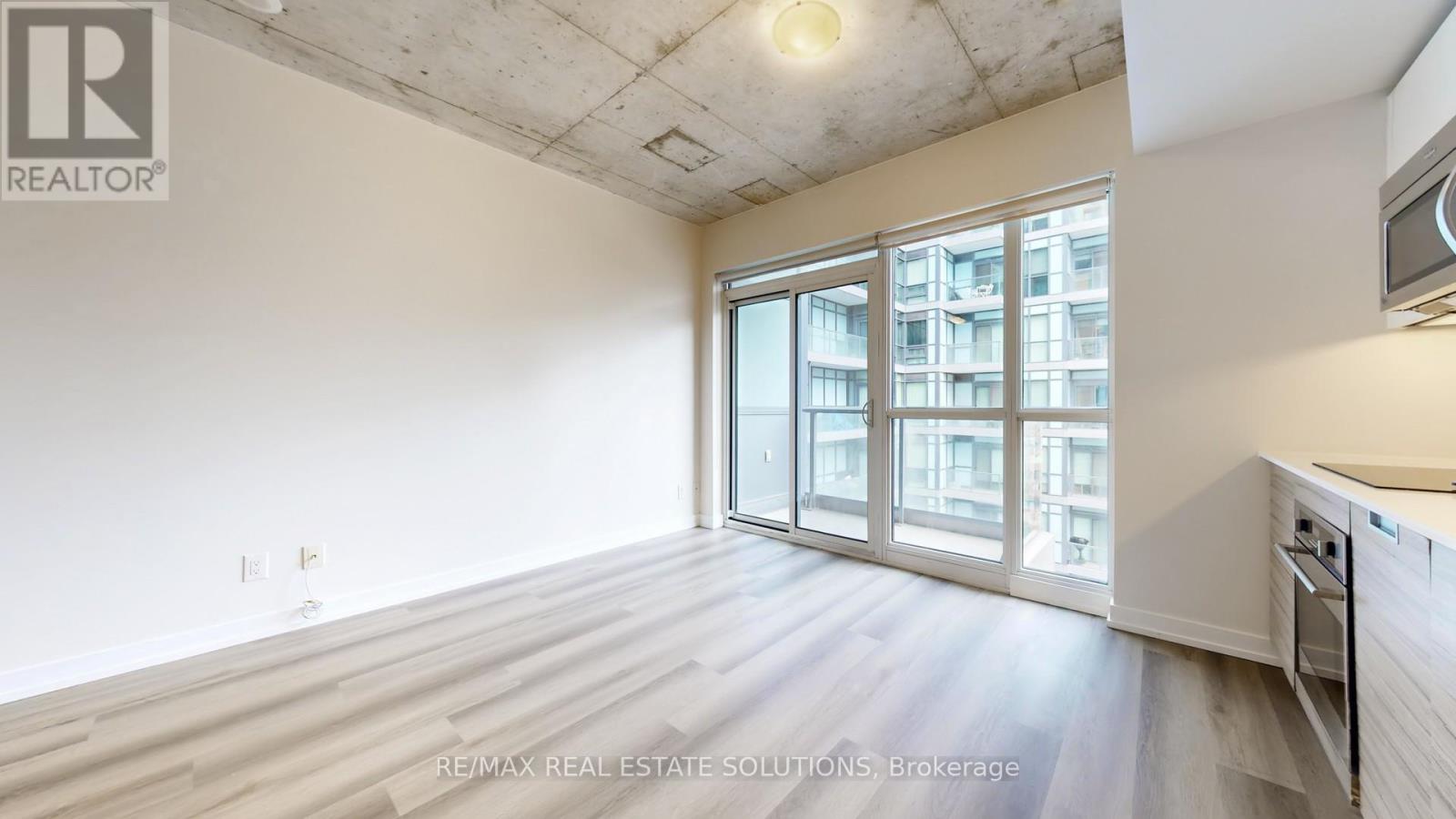 1303 - 210 Simcoe Street, Toronto, Ontario  M5T 0A9 - Photo 6 - C12556156