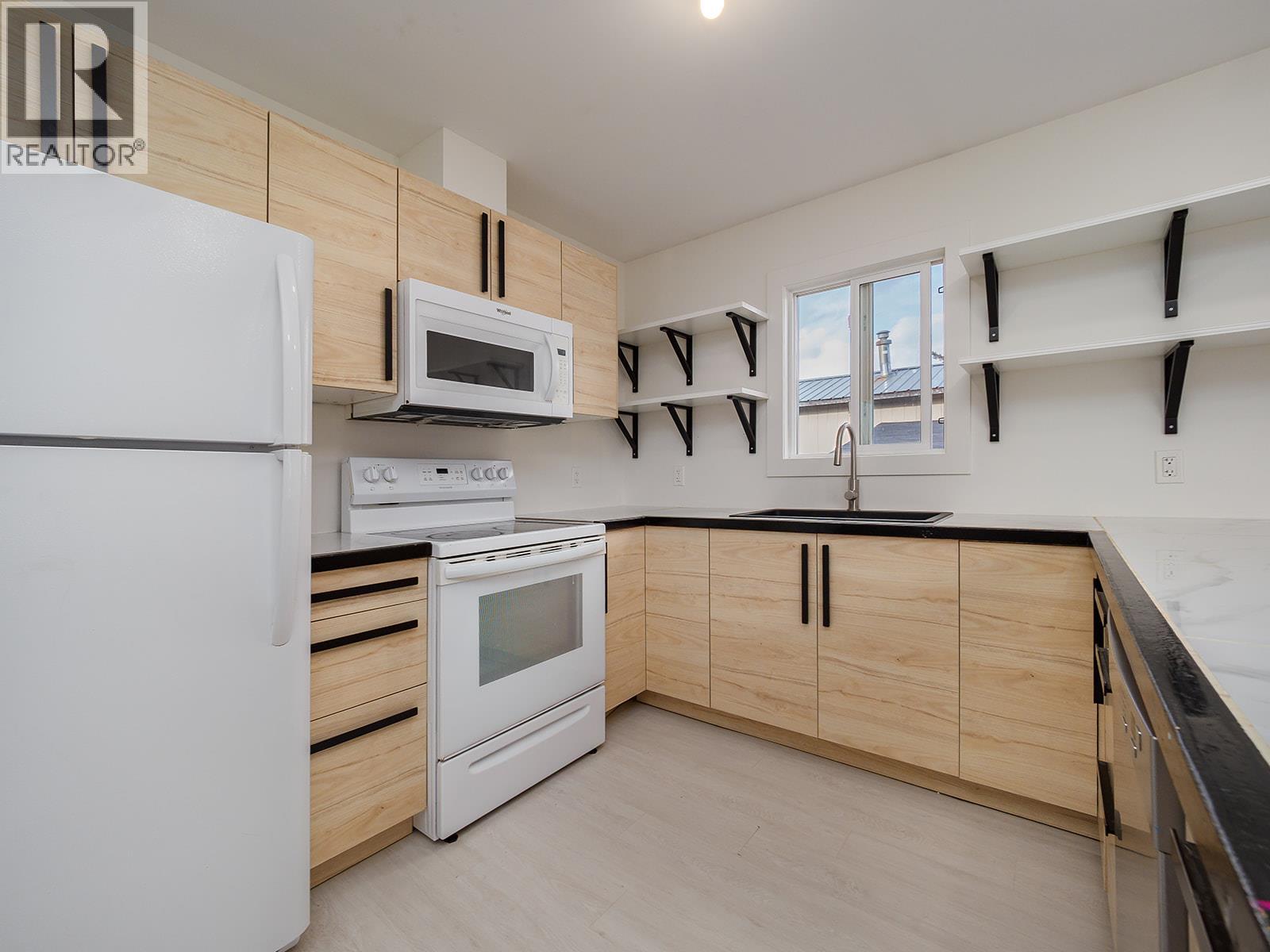 1117 10th Avenue N Unit# 9, Golden, British Columbia  V0A 1H3 - Photo 5 - 10369541