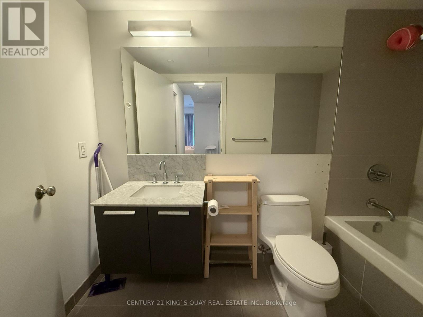 405 - 50 Charles Street E, Toronto, Ontario  M4Y 0C3 - Photo 11 - C12556176