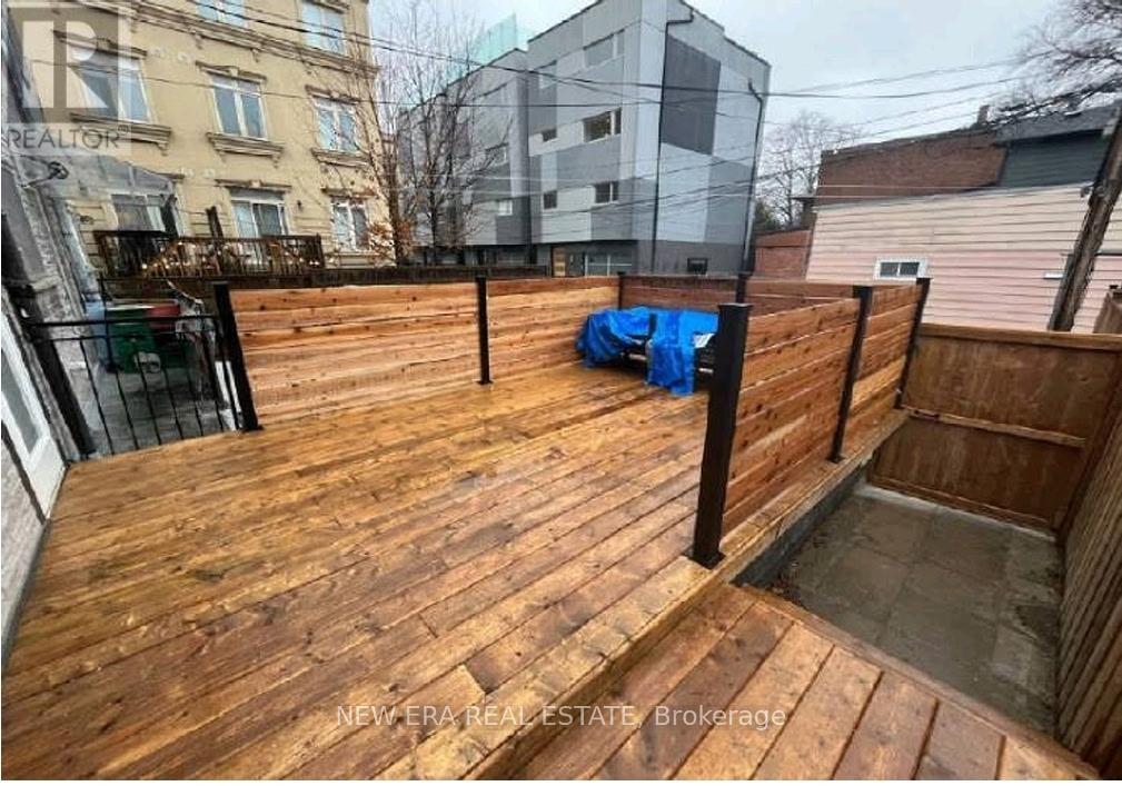 48 Carr Street, Toronto, Ontario M5T 1B7 - Photo 3 - C12556222