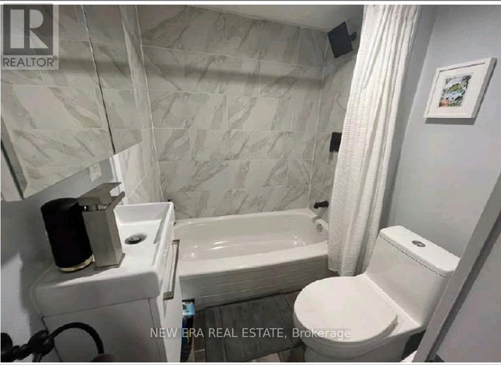 48 Carr Street, Toronto, Ontario M5T 1B7 - Photo 6 - C12556222