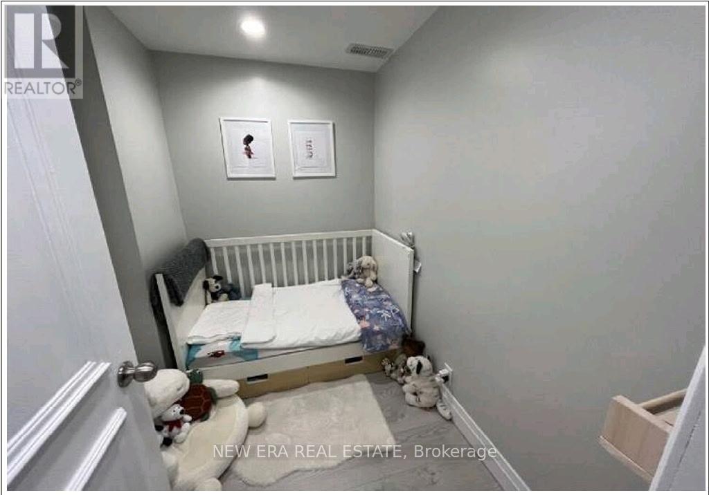 48 Carr Street, Toronto, Ontario M5T 1B7 - Photo 8 - C12556222