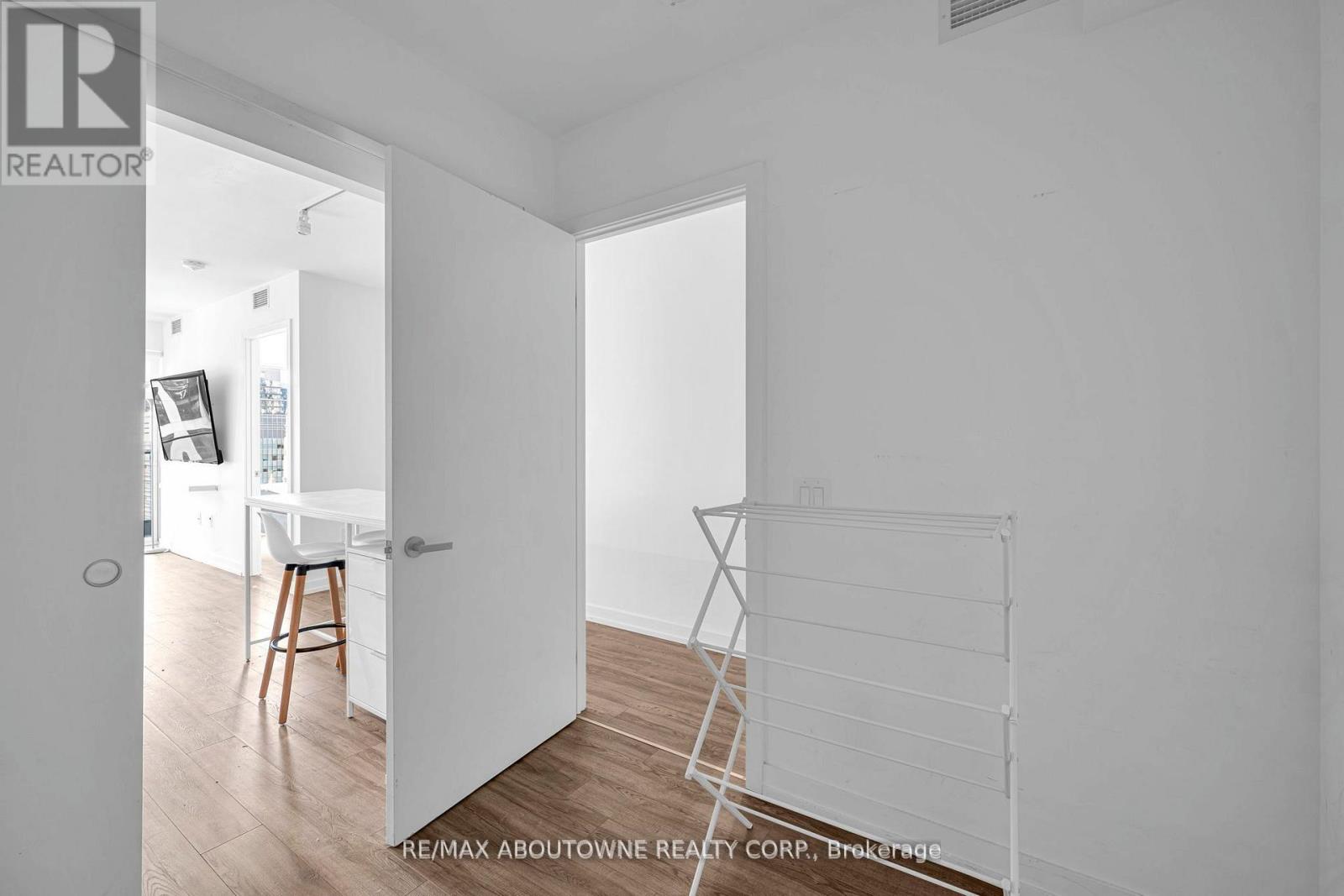 1516 - 77 Shuter Street, Toronto, Ontario  M5B 0B8 - Photo 10 - C12556262