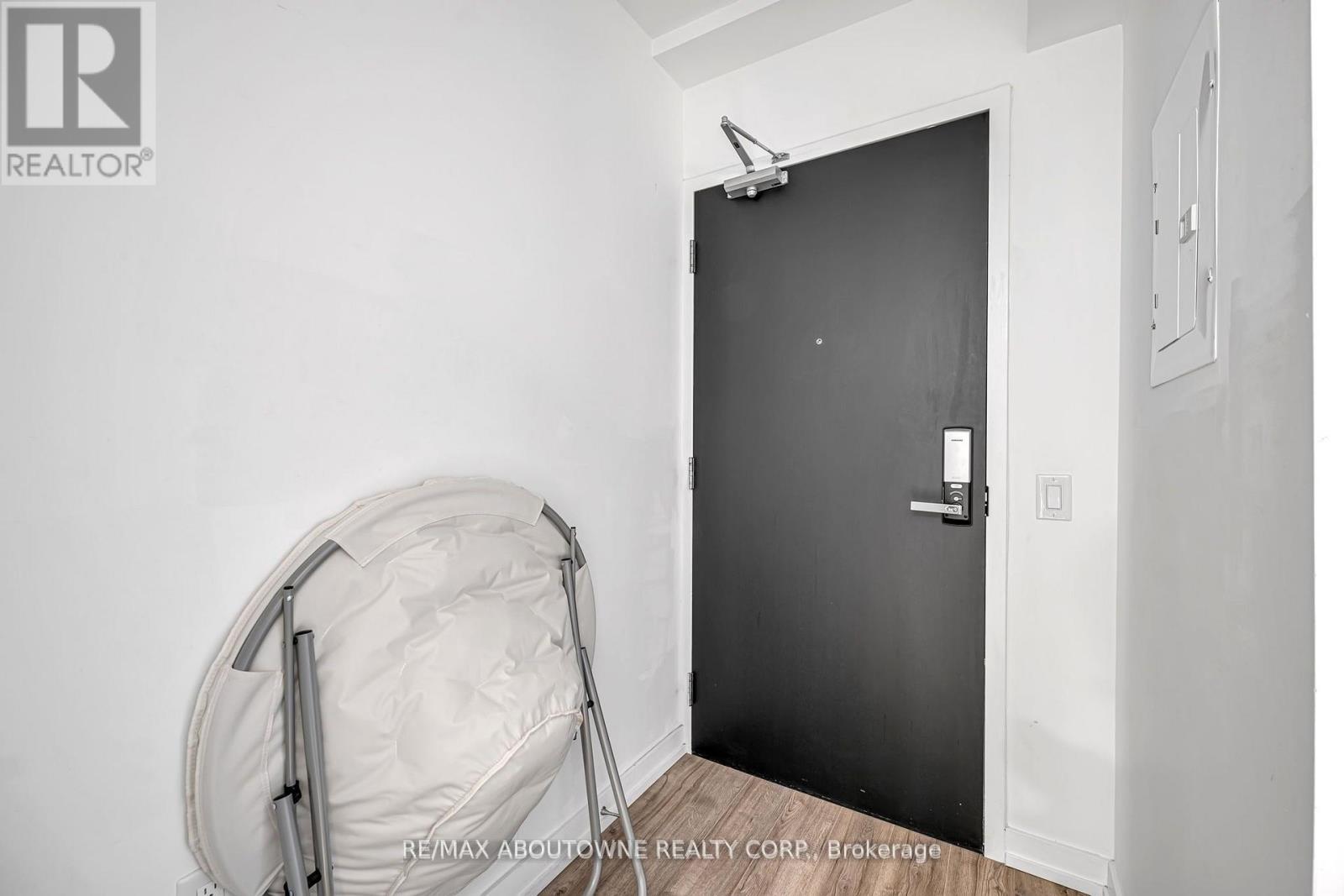 1516 - 77 Shuter Street, Toronto, Ontario  M5B 0B8 - Photo 2 - C12556262