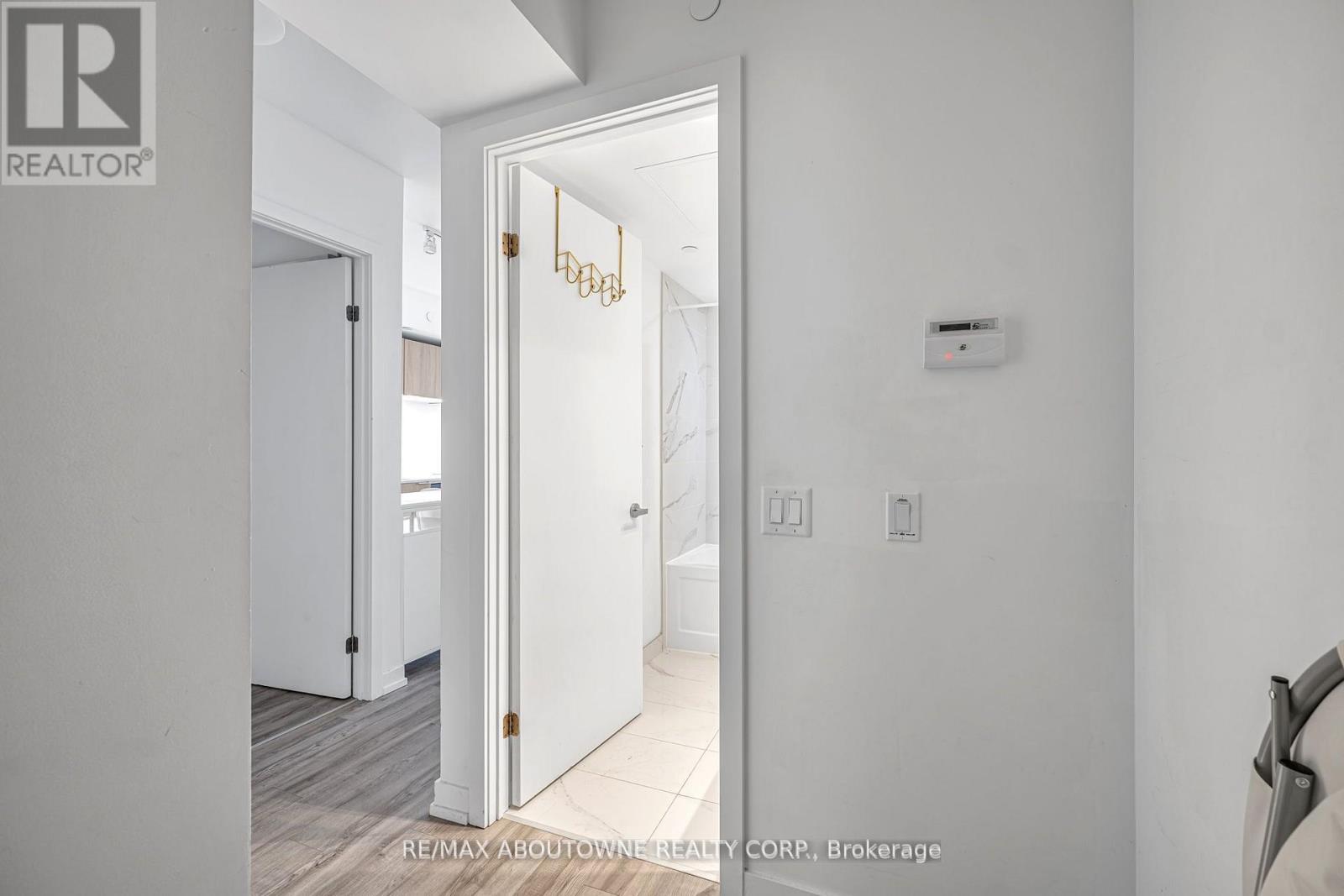 1516 - 77 Shuter Street, Toronto, Ontario  M5B 0B8 - Photo 4 - C12556262