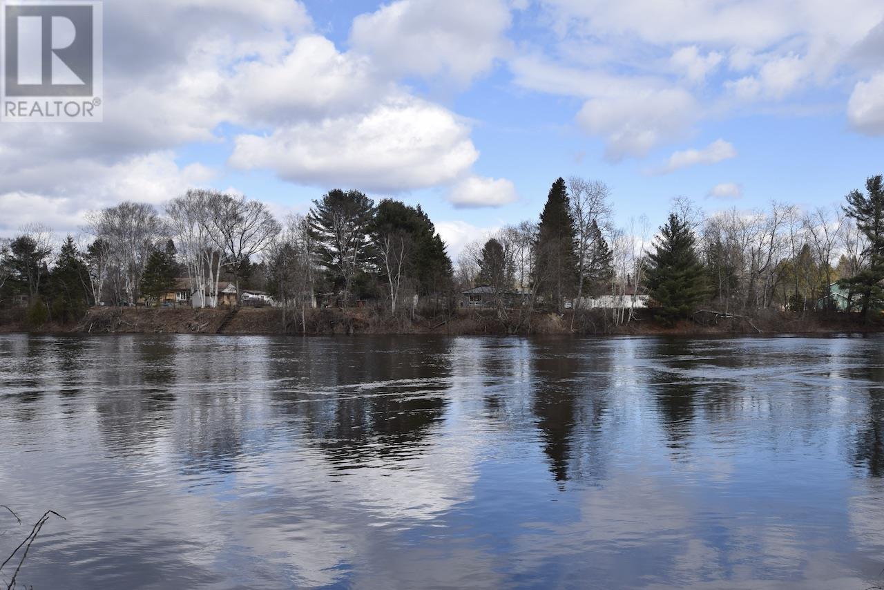 21 Eley Rd, Iron Bridge, Ontario  P0R 1H0 - Photo 20 - SM252360