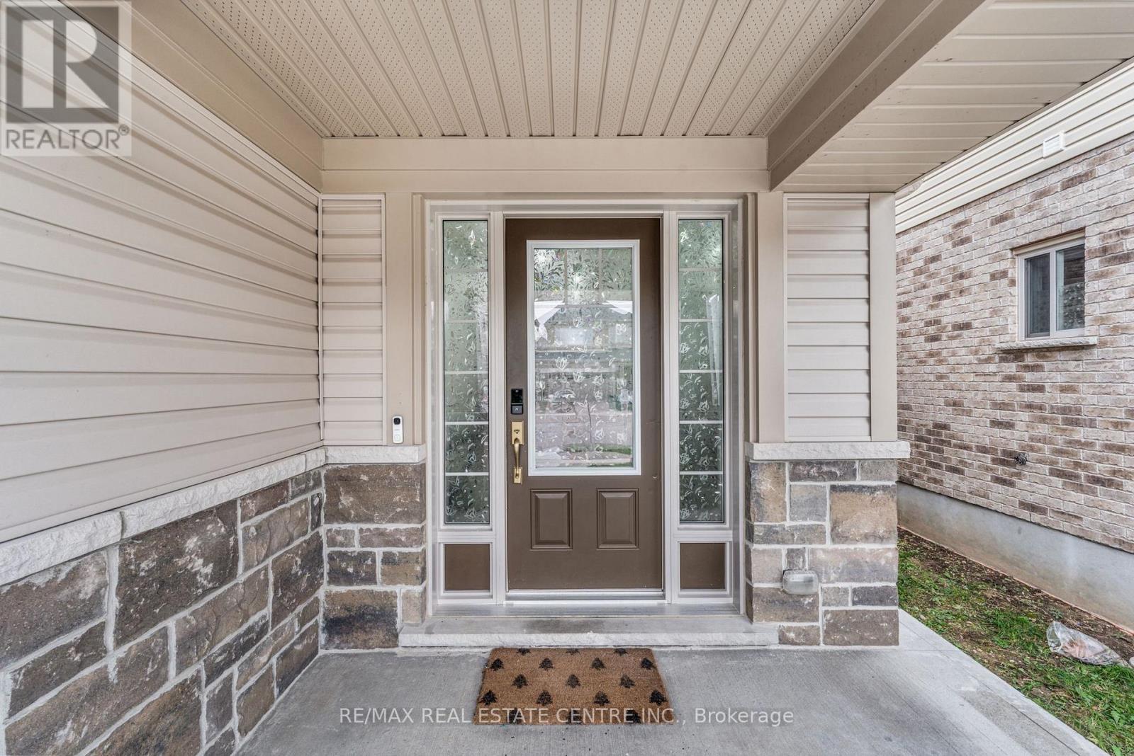 121 Steeplechase Way, Waterloo, Ontario N2K 0E7 - Photo 5 - X12551884