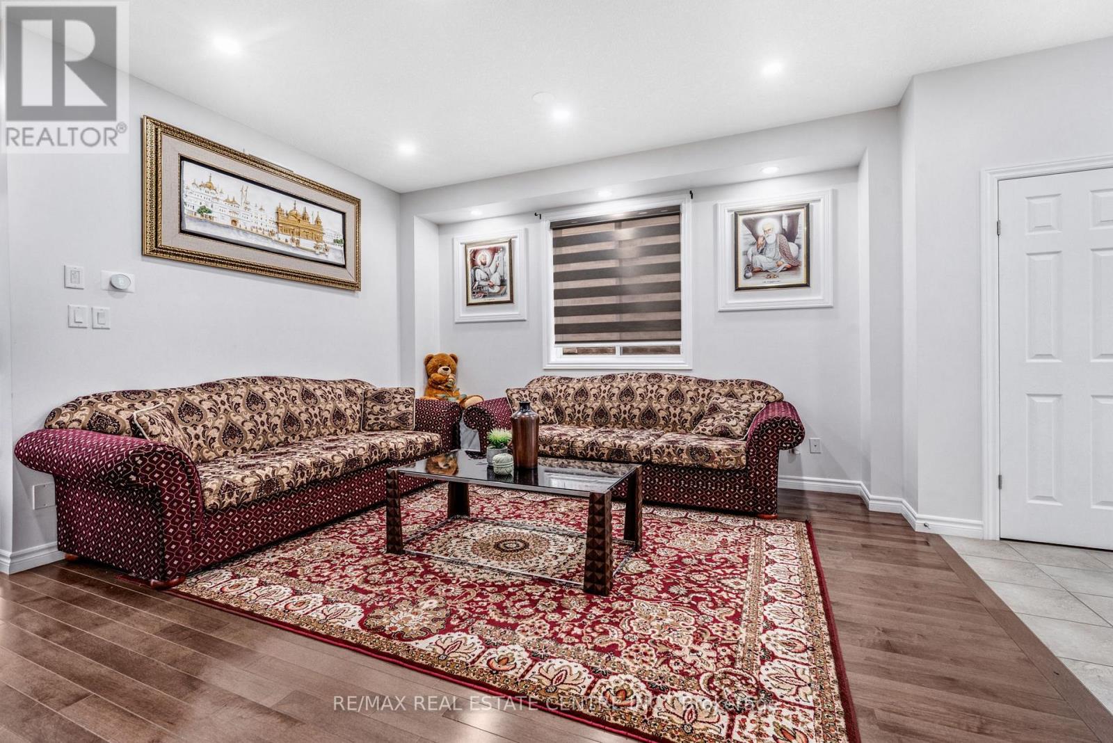 121 Steeplechase Way, Waterloo, Ontario N2K 0E7 - Photo 7 - X12551884