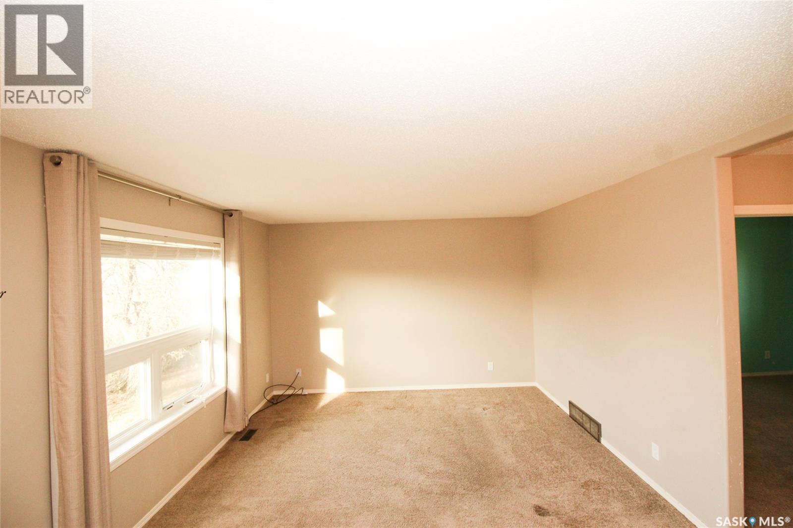 406 Main Street, Climax, Saskatchewan  S0N 0N0 - Photo 2 - SK024234