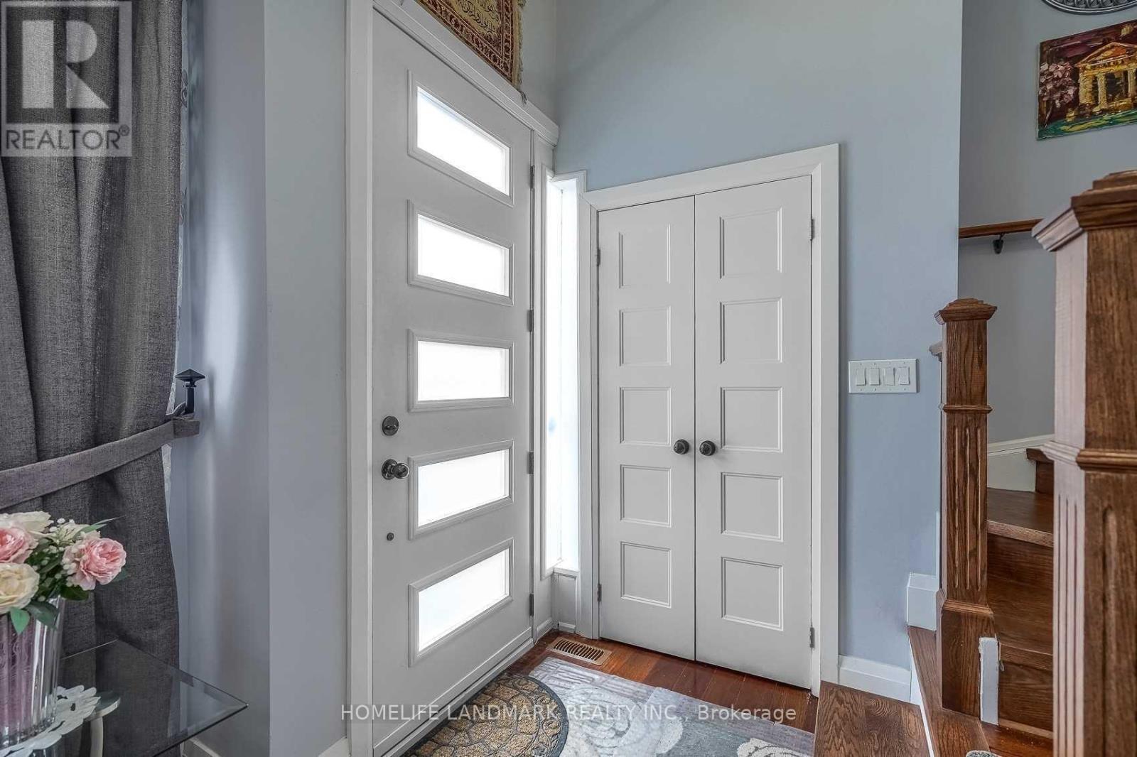 1703 Shadybrook Drive, Pickering, Ontario  L1V 3A3 - Photo 5 - E12556150