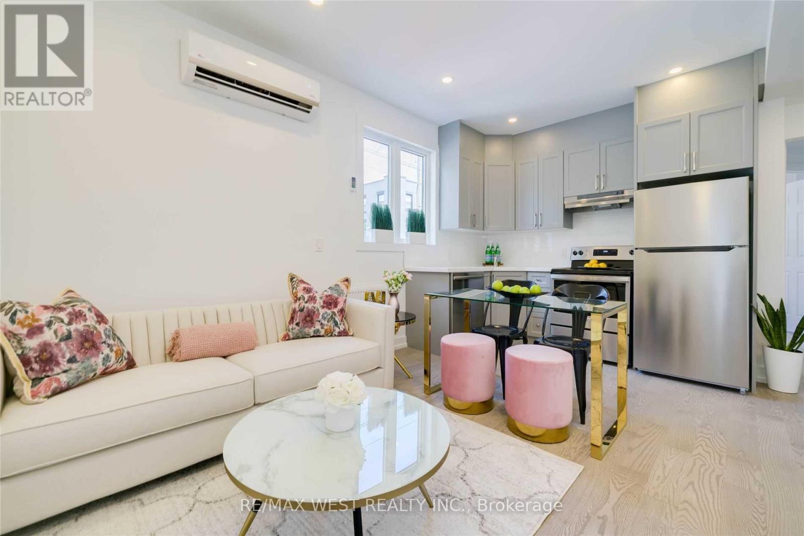 Main - 129 Curzon Street, Toronto, Ontario  M4M 3B3 - Photo 3 - E12556186