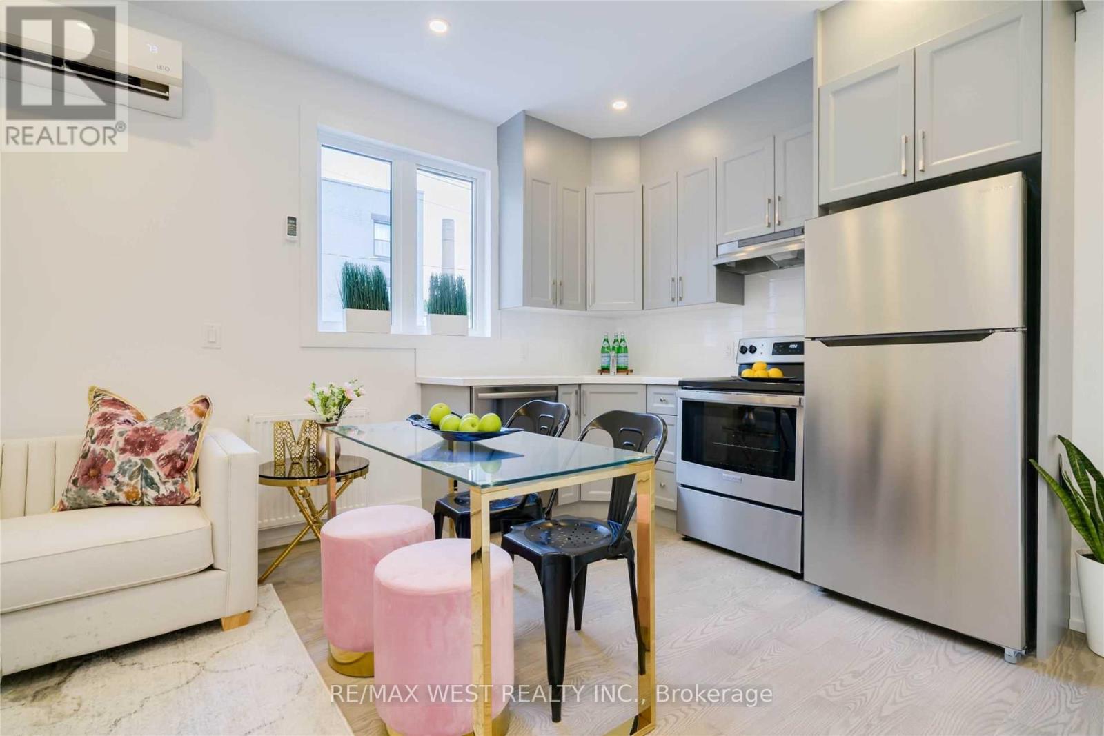 Main - 129 Curzon Street, Toronto, Ontario  M4M 3B3 - Photo 4 - E12556186