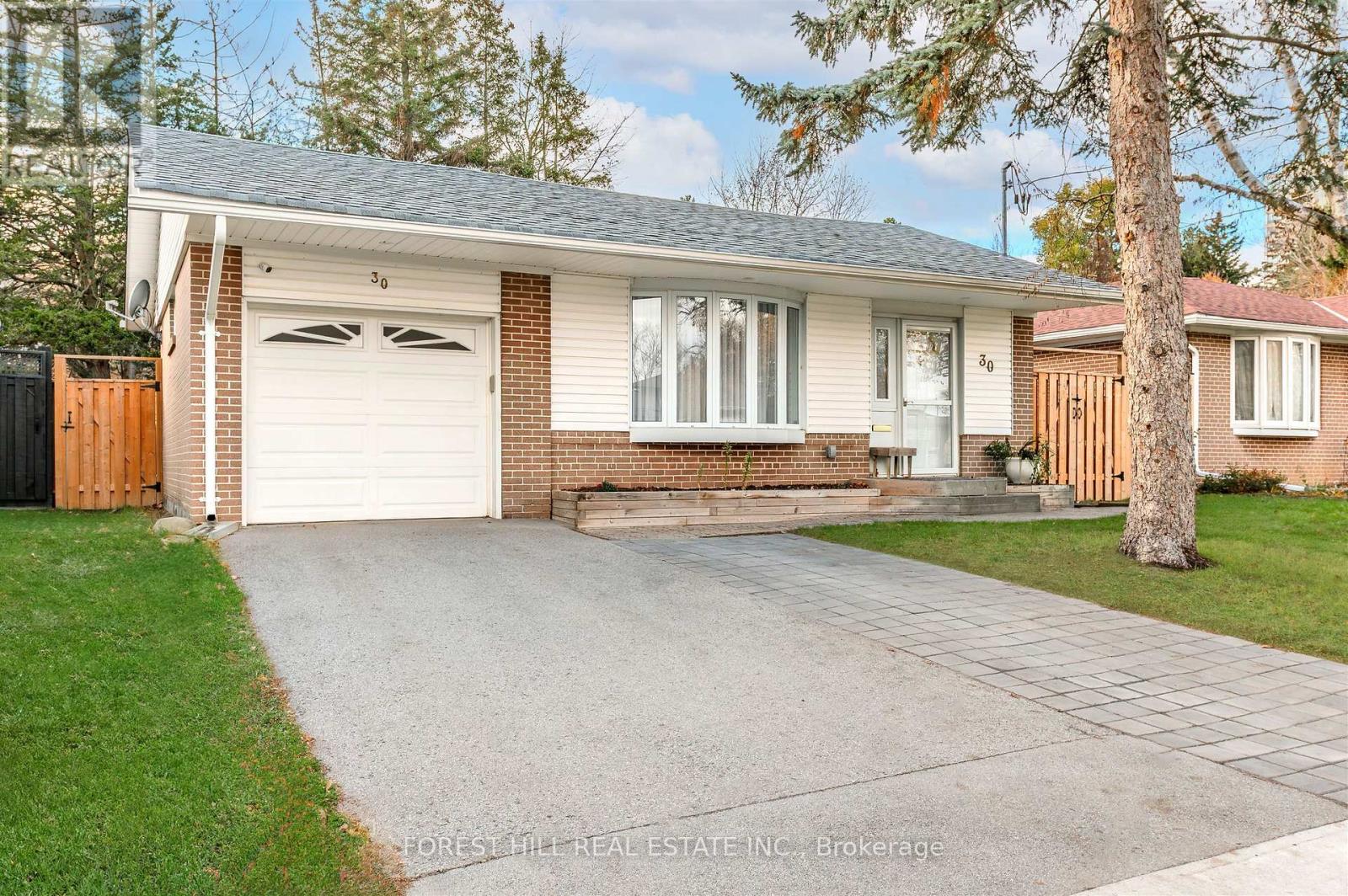 LOWER - 30 ROWATSON ROAD, Toronto, Ontario