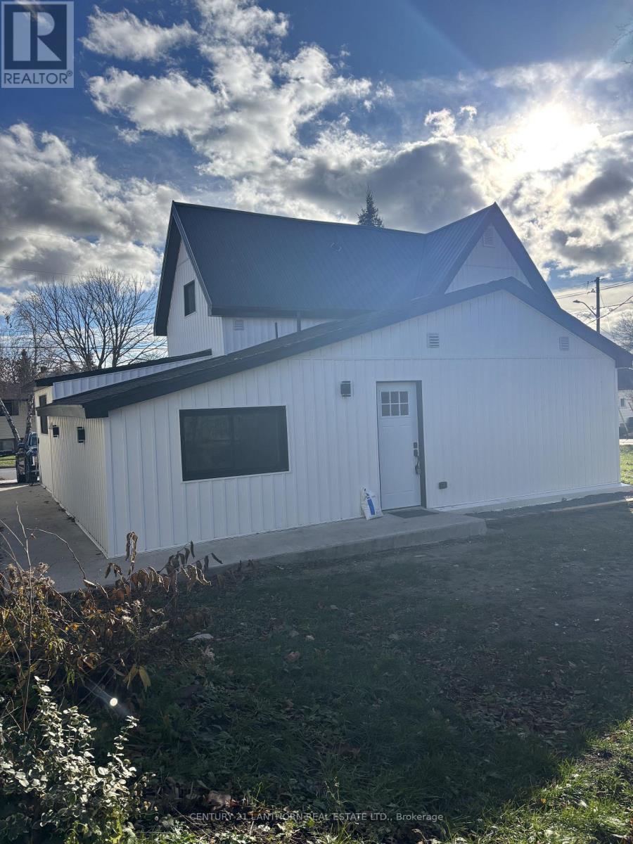 B - 10 Alfred Street, Quinte West, Ontario  K8V 2B1 - Photo 2 - X12556276