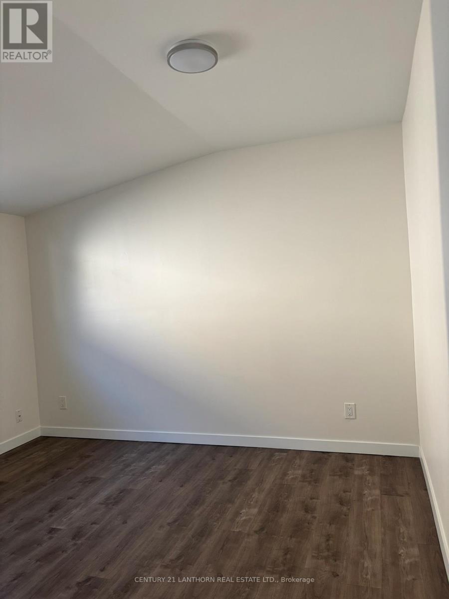 B - 10 Alfred Street, Quinte West, Ontario  K8V 2B1 - Photo 7 - X12556276