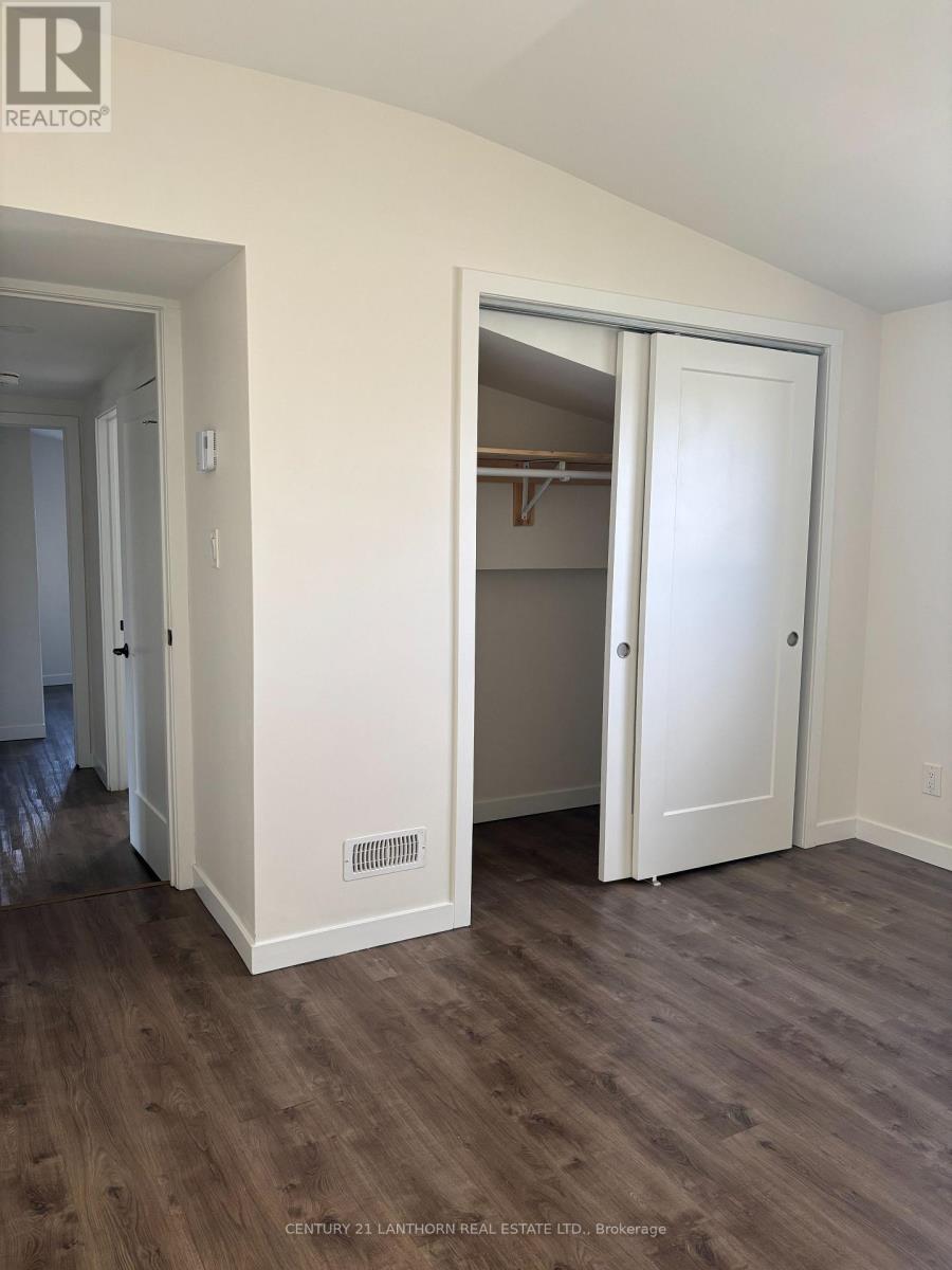 B - 10 Alfred Street, Quinte West, Ontario  K8V 2B1 - Photo 8 - X12556276